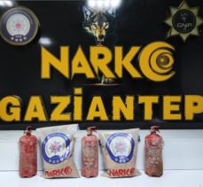 Gaziantep'te yangın tüplerine yerleştirilmiş 5,6 kilogram eroin ele geçirildi