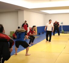 Görme engelli judocular yeni şampiyonluklar için Erzurum'da güç depoluyor
