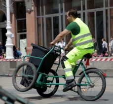 Hırvatistan'da “Cest is d'Best” festivalinde temizlik işçileri çöp arabalarıyla yarıştı