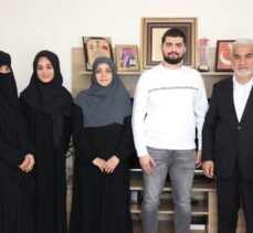 HÜDA PAR Genel Başkanı Yapıcıoğlu'ndan 15 Temmuz şehidinin ailesine ziyaret