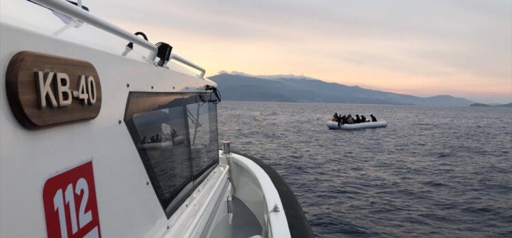 İzmir açıklarında 46 düzensiz göçmen kurtarıldı, 26 göçmen yakalandı