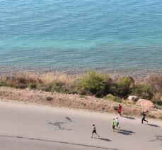 Kırgızistan'da ŞİÖ 4. Uluslararası Issık Göl Maratonu koşuldu