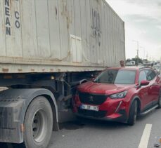 Kocaeli'de 5 aracın karıştığı zincirleme trafik kazasında 1 kişi yaralandı