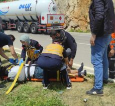 GÜNCELLEME – Konya'da yolcu otobüsünün kamyona çarpması sonucu 1 kişi öldü, 15 kişi yaralandı