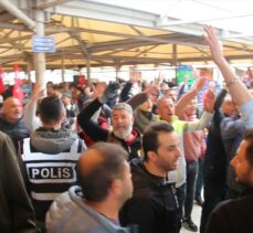 Kütahya'da pazar yerinde broşür dağıtan CHP'lilere esnafın “terör” tepkisi