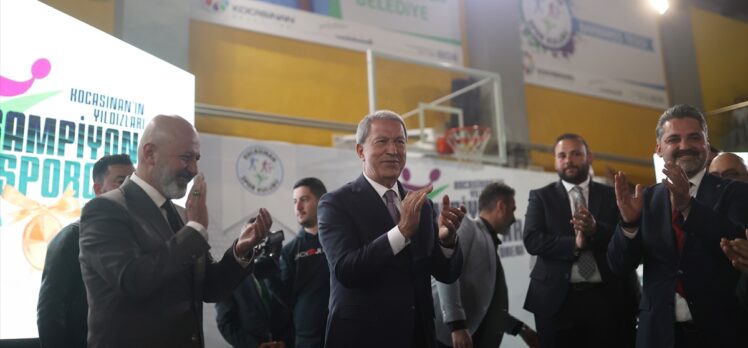 Milli Savunma Bakanı Akar, Kayseri'de Başarılı Sporculara Ödül Töreni'ne katıldı