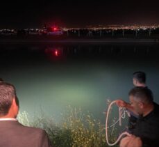 GÜNCELLEME 2 – Şanlıurfa'da sulama kanalına düşen otomobildekiler için kurtarma çalışması başlatıldı