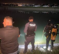 GÜNCELLEME – Şanlıurfa'da sulama kanalına düşen otomobildekiler için kurtarma çalışması başlatıldı