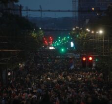 Sırbistan'da silahlı saldırılara karşı protestolar sürüyor
