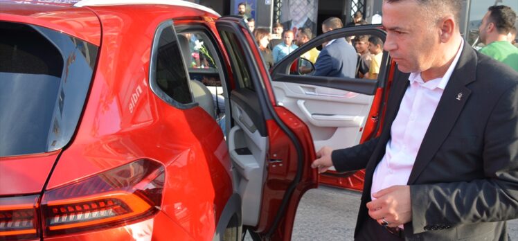 Şırnak'ta yerli otomobil Togg tanıtıldı