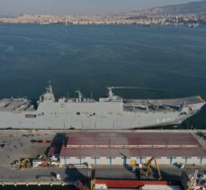 TCG Anadolu, İzmir Alsancak Limanı'na geldi