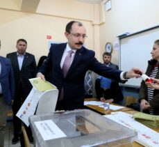 Ticaret Bakanı Muş, Samsun'da oy kullandı: