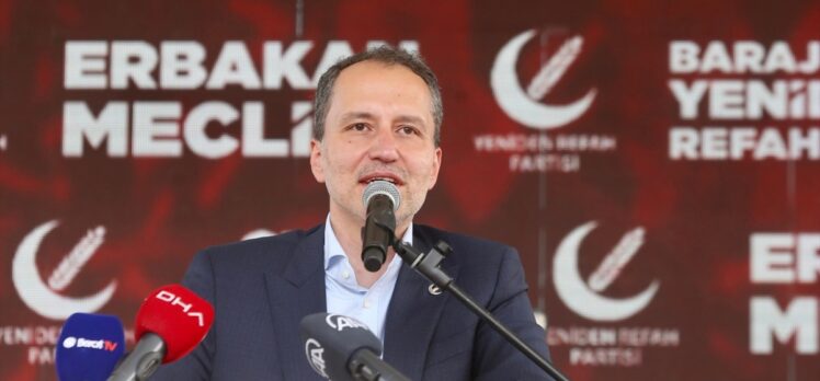 Yeniden Refah Partisi Genel Başkanı Erbakan, İstanbul mitinginde konuştu: