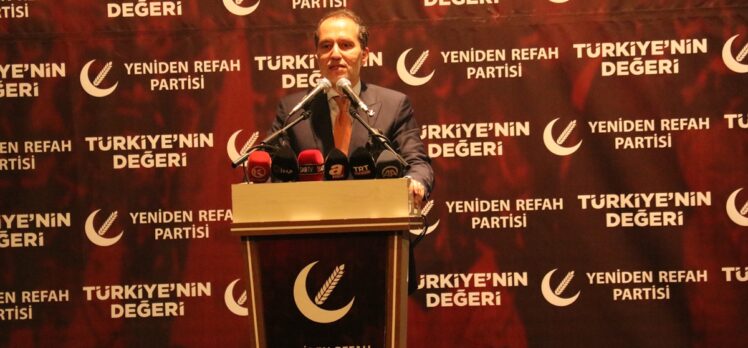 Yeniden Refah Partisi Genel Başkanı Erbakan, Erzurum'da partililerle buluştu: