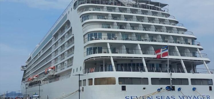 Yolcu gemisi “Seven Seas Voyager” ile Bodrum'a 588 turist geldi