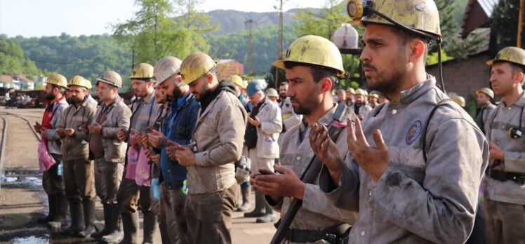 Zonguldak'taki grizu faciasının 13. yılında hayatını kaybedenler anıldı