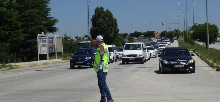Afyonkarahisar – Antalya kara yolunda bayram trafiği yoğunluğu