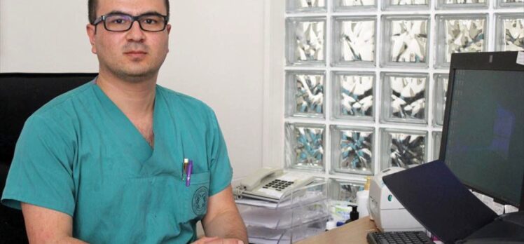 Bitlis'te 15 haftalık hamile kadından ameliyatla bir kilogramlık kist alındı