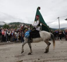Bosna Hersek'teki 513'üncü Ayvaz Dede Şenlikleri binlerce kişinin kıldığı namazla sona erdi