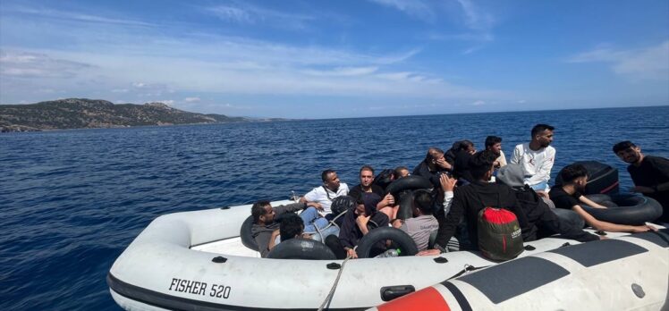 Çanakkale açıklarında 18 düzensiz göçmen yakalandı