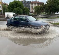 Eskişehir'de şiddetli yağış etkili oldu