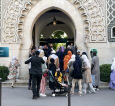 Fransa'da Müslümanlar Kurban Bayramı namazını kıldı