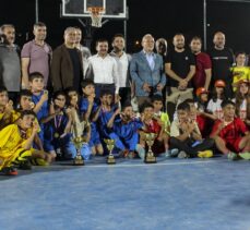 Hatay'da depremzede çocuklar futbol turnuvasında mücadele etti