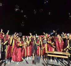 Hatay’da depremzede öğrencilerin mezuniyet sevinci