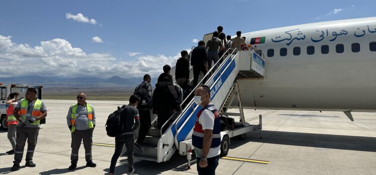 Iğdır'da 296 düzensiz göçmen sınır dışı edildi