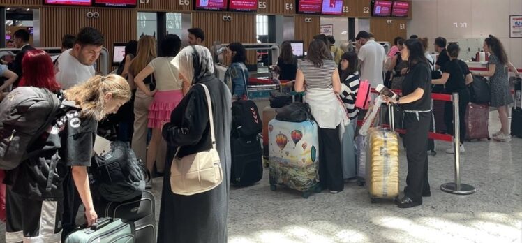 İstanbul Havalimanı'nda Kurban Bayramı yoğunluğu devam ediyor