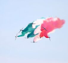İtalya Hava Kuvvetlerinin 100. kuruluş yıl dönümünde hava gösterisi yapıldı