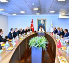 İYİ Parti Genel Başkanı Akşener, partisinin belediye başkanlarıyla bir araya geldi