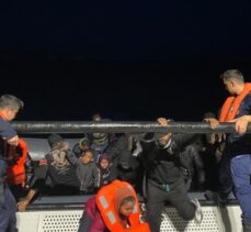 İzmir'de 31 düzensiz göçmen kurtarıldı, 67 göçmen yakalandı