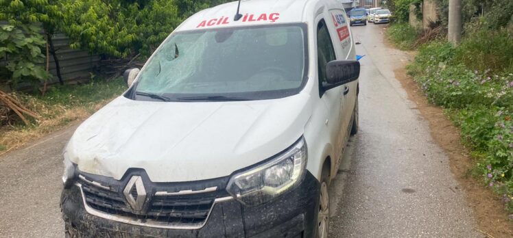 İzmir'de hafif ticari araçla çarpışan motosikletin sürücüsü öldü