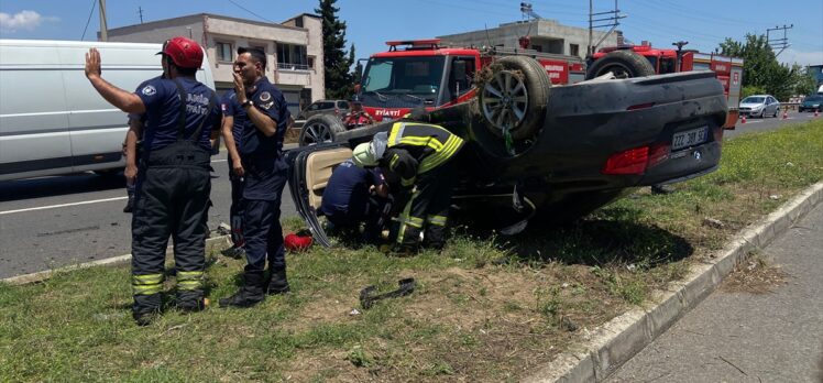 Manisa'da yolcu otobüsü ve 2 otomobilin karıştığı kazada 8 kişi yaralandı