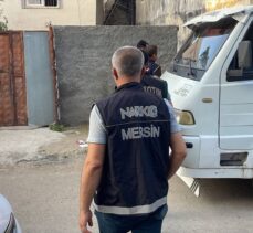 Mersin'de haklarında yakalama kararı bulunan şüphelilere şafak operasyonu