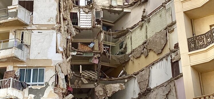 Mısır'ın İskenderiye kentinde 13 katlı bina çöktü