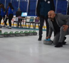 Okul Sporları Gençler Curling Türkiye Şampiyonası Kars'ta başladı