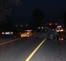 Sakarya'da 2 otomobilin çarpışması sonucu 5 kişi yaralandı