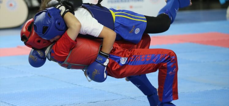 Sakarya'da Wushu Okul Sporları Türkiye Şampiyonası sürüyor
