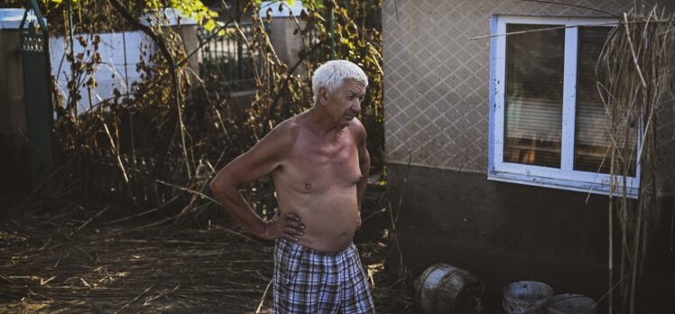 Ukrayna'da su baskınında evsiz kalan Vasilivka köyü sakinleri yardım bekliyor