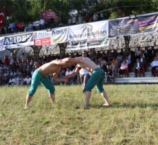 Adalet Bakanı Tunç, Bartın'da geleneksel karakucak güreşlerini izledi