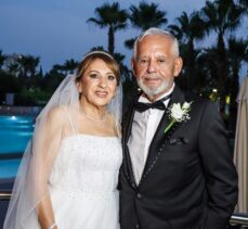 Adana'da 50 yıllık evli çift nikah tazeledi