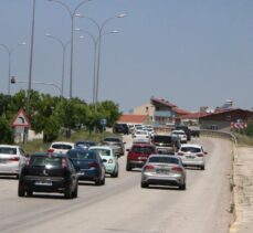 Afyonkarahisar'da bayram tatili dönüşü trafik yoğunluğu sürüyor