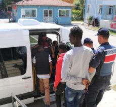 Afyonkarahisar'da izinsiz çalışan 11 yabancı uyruklu yakalandı
