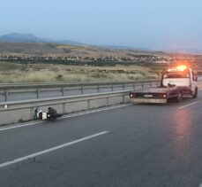 Amasya'da motosiklet devrildi, 1 kişi öldü, 2 kişi yaralandı