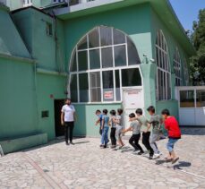 Antrenörler yaz Kur'an kursuna katılan çocukların sportif yeteneğini keşfediyor