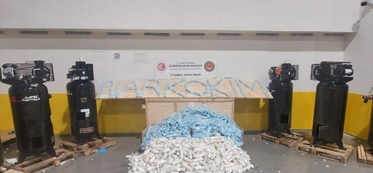 Bakan Bolat, İstanbul Havalimanı'nda 427 kilogram uyuşturucu maddeye el konulduğunu bildirdi