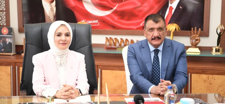 Bakan Göktaş, Malatya Büyükşehir Belediye Başkanı Gürkan'ı ziyaret etti: