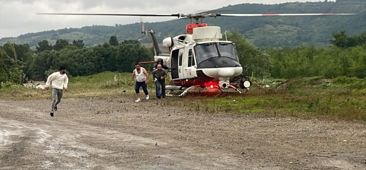 GÜNCELLEME – Bartın'da sel nedeniyle sanayi sitesinde mahsur kalan işçiler helikopterle tahliye edildi